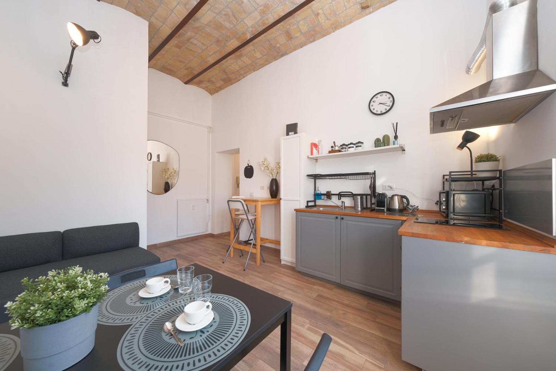 Elena'S Apartment - Piramide Metro Station Rome Exterior photo